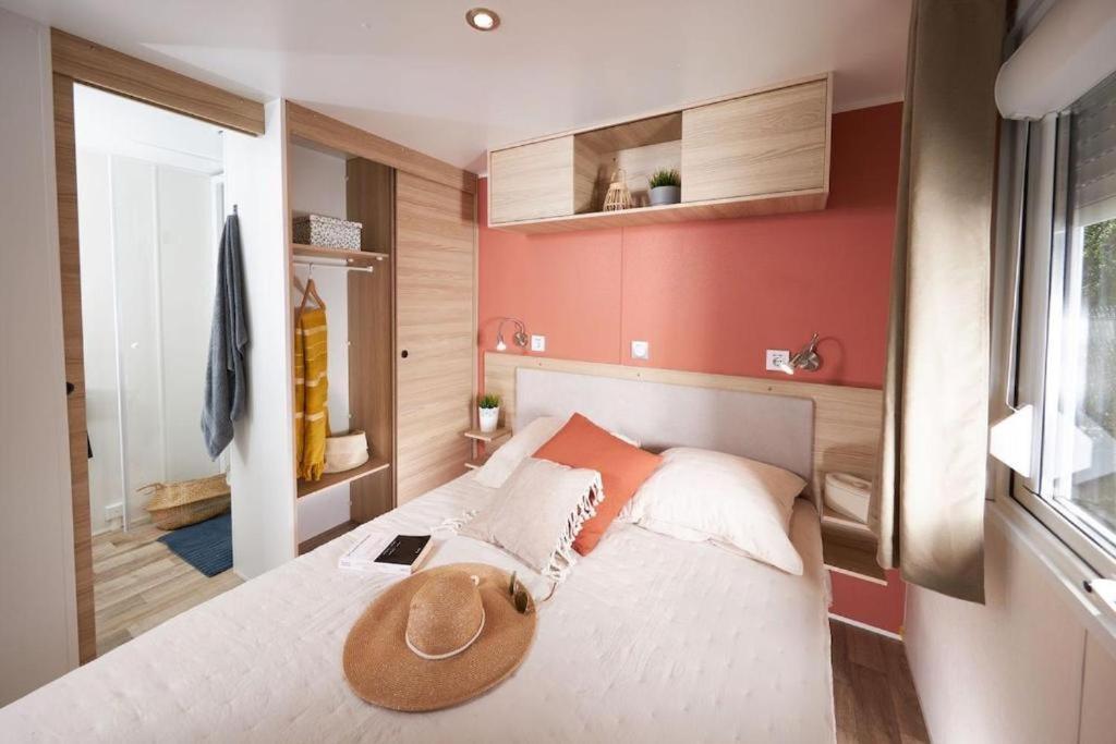 Mobile Home 3 Chambres 2 Salles De Bains Dans Camping 4 Etoiles Aux Charmettes Mh K168 لو ماثيز المظهر الخارجي الصورة
