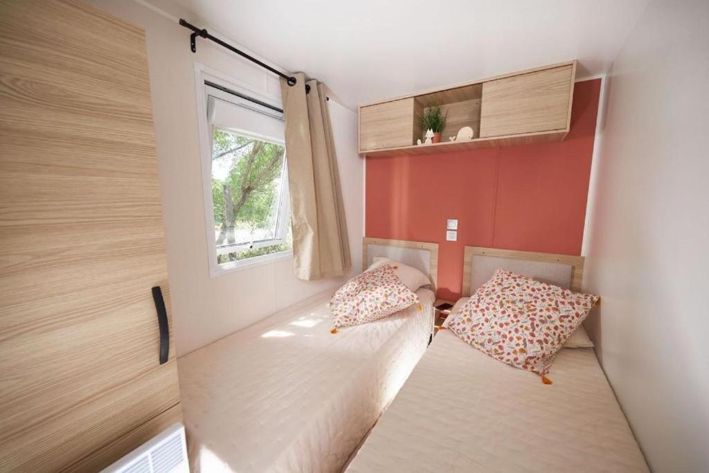 Mobile Home 3 Chambres 2 Salles De Bains Dans Camping 4 Etoiles Aux Charmettes Mh K168 لو ماثيز المظهر الخارجي الصورة